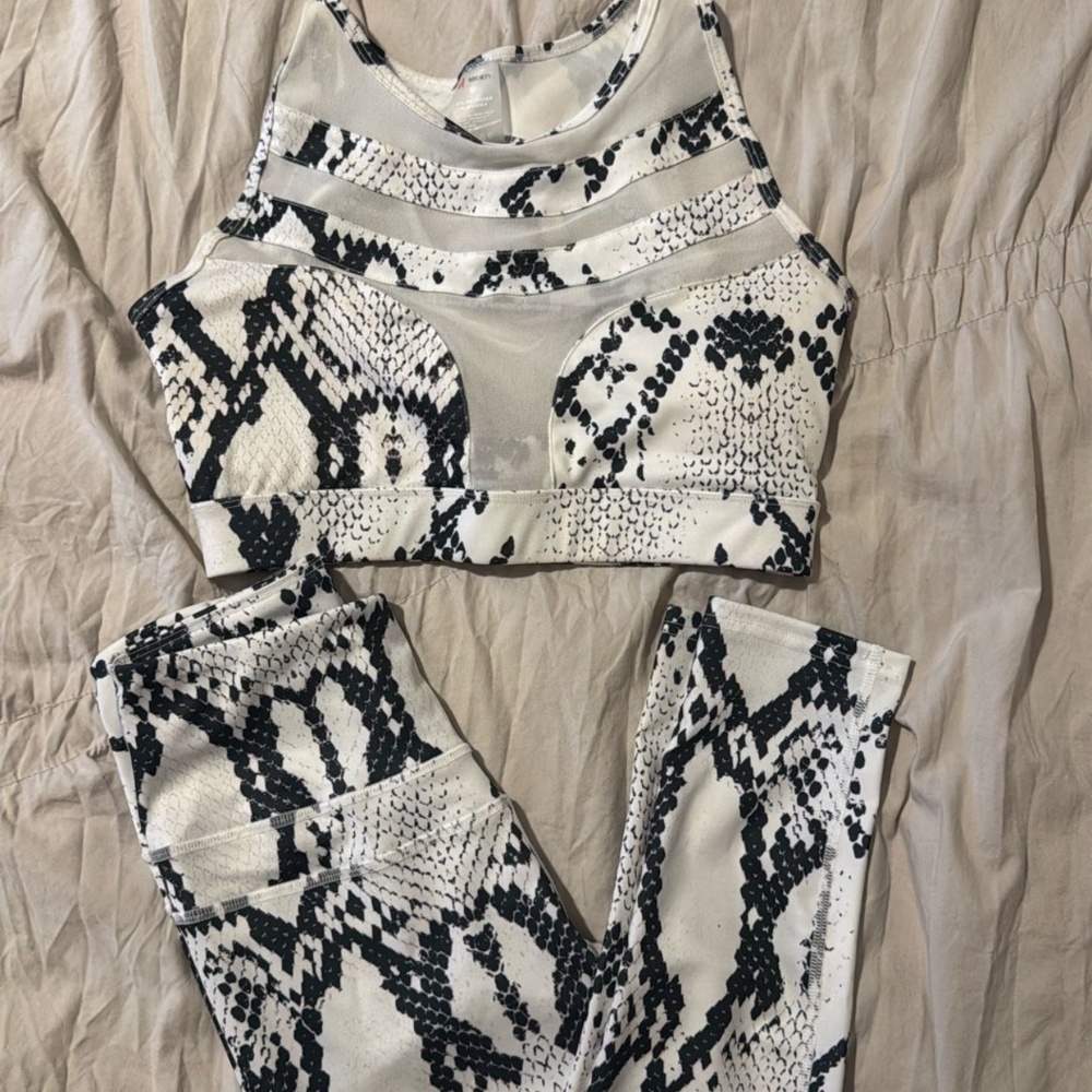 Fashion nova workout set